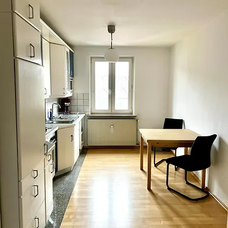 Charmante, Offene In Zentraler Lage * ויידן